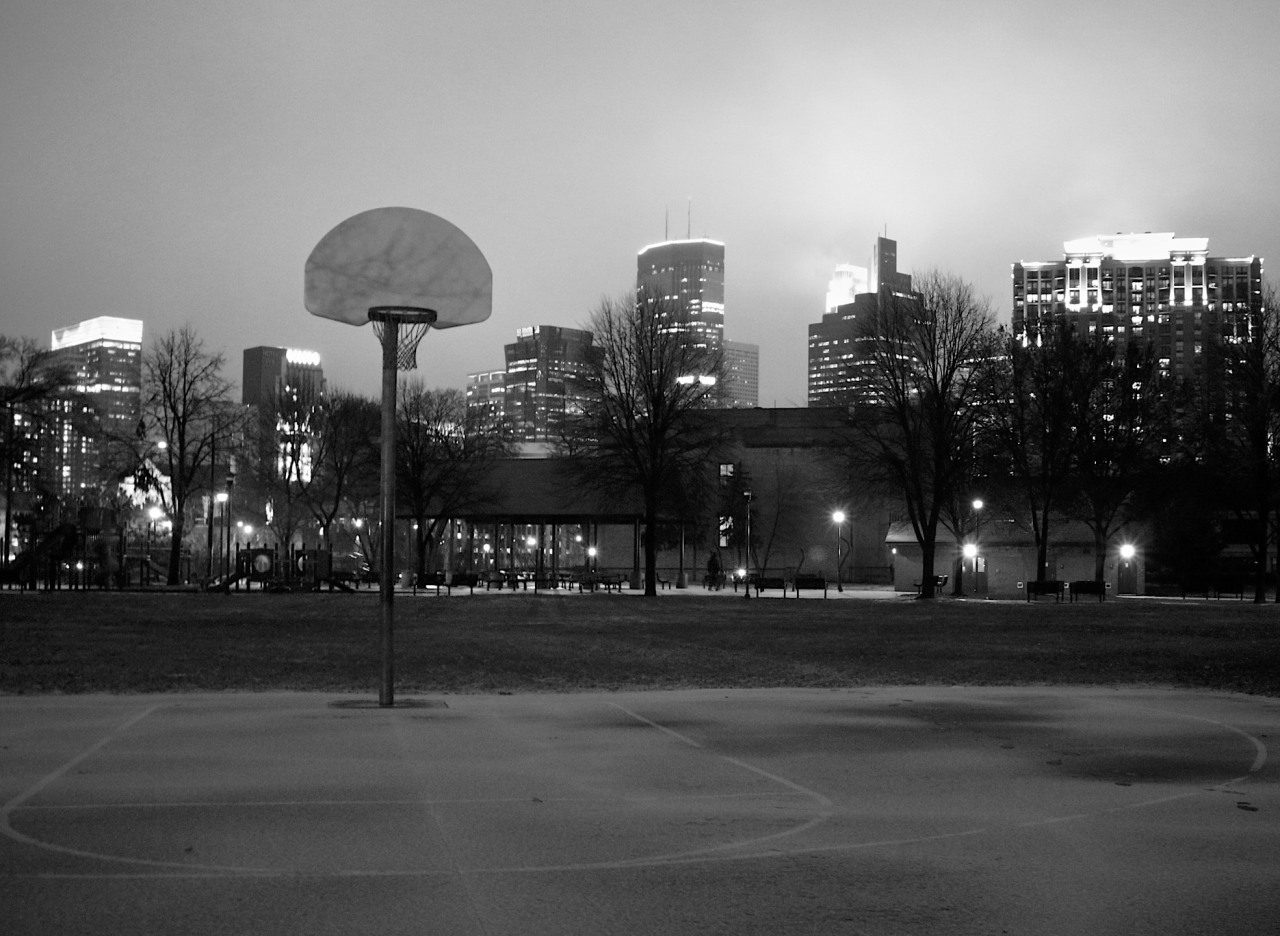 A few light flakes before the snow storm