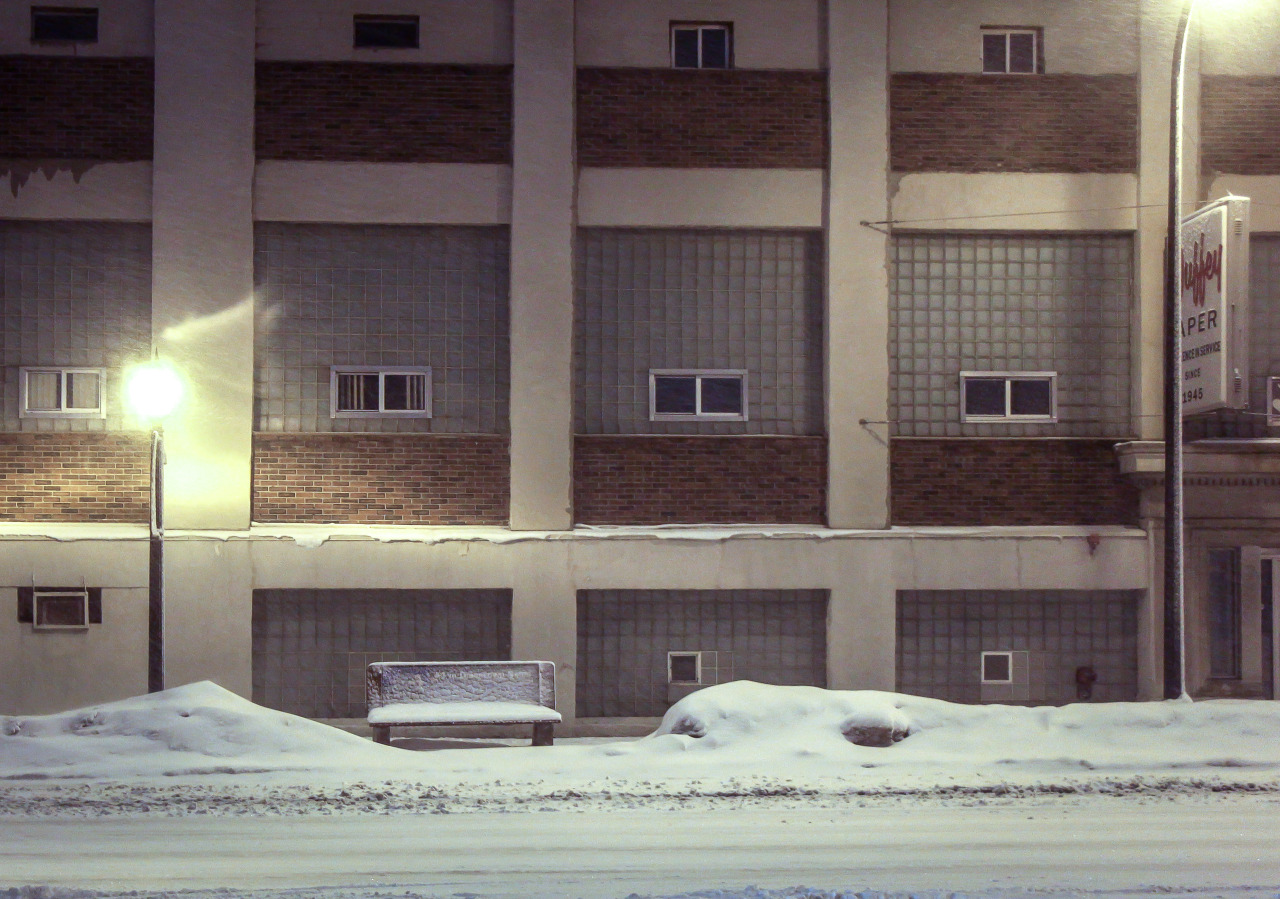 It’s a quite snowy night on Washington Avenue.