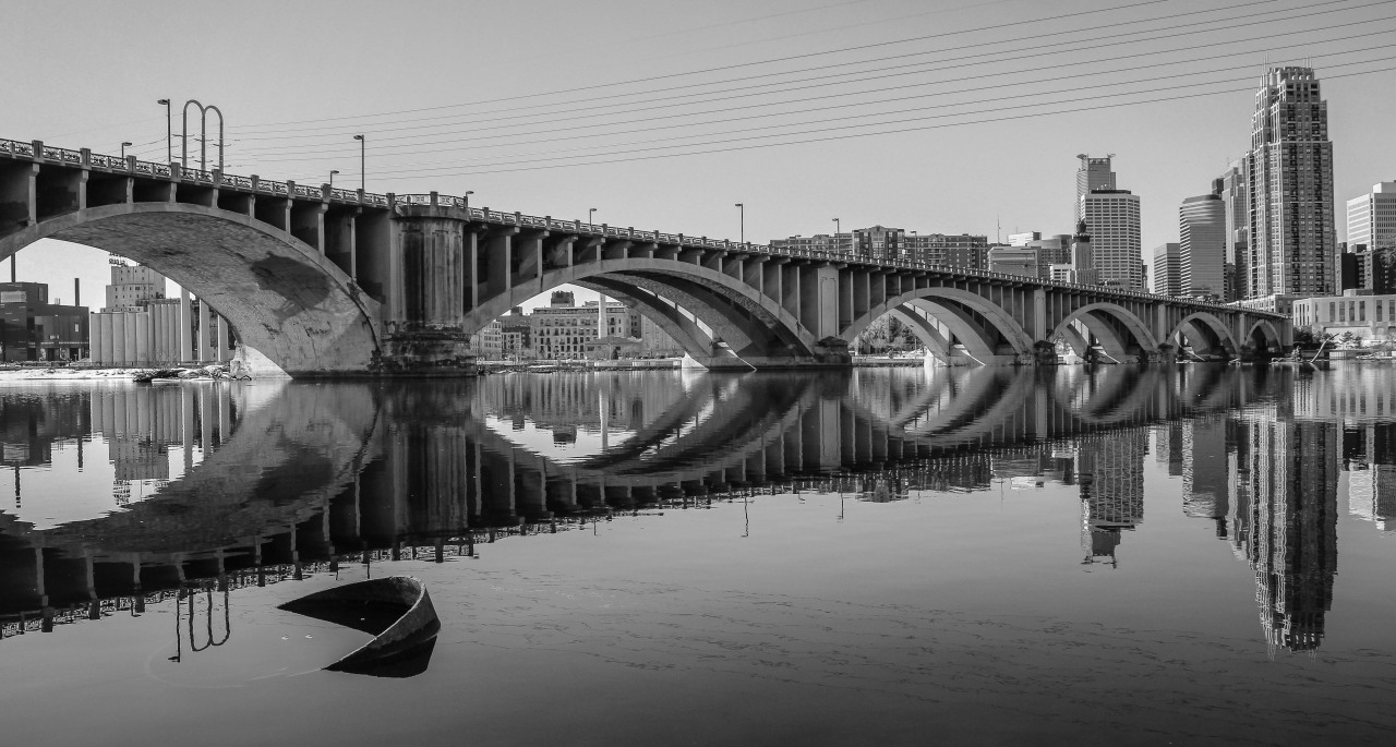 Downtown Minneapolis and the 3rd Avenue bridge