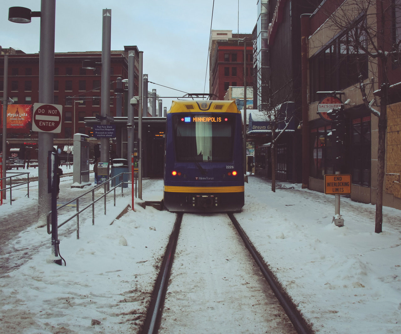 I forgot to bring my camera out with me yesterday during the “snowstorm” and missed a lot of good snow pics. But today I packed the ol’rig. We didn’t get too much snow around here so there wasn’t really a lot of awesome snow pics left.